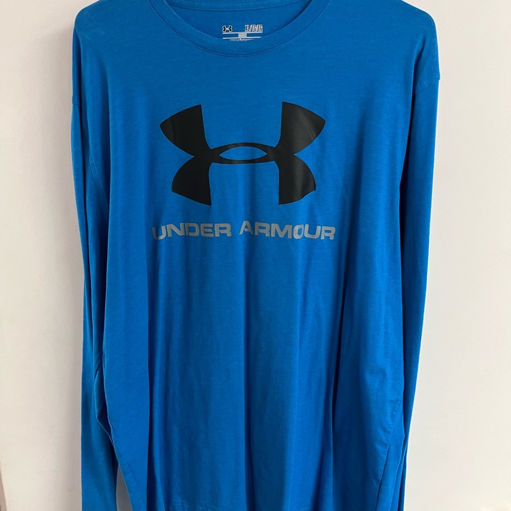 Under Armour long sleeve tshirt